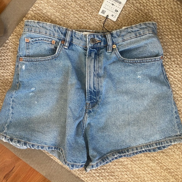 Zara Pants - Zara Mom Jean Shorts